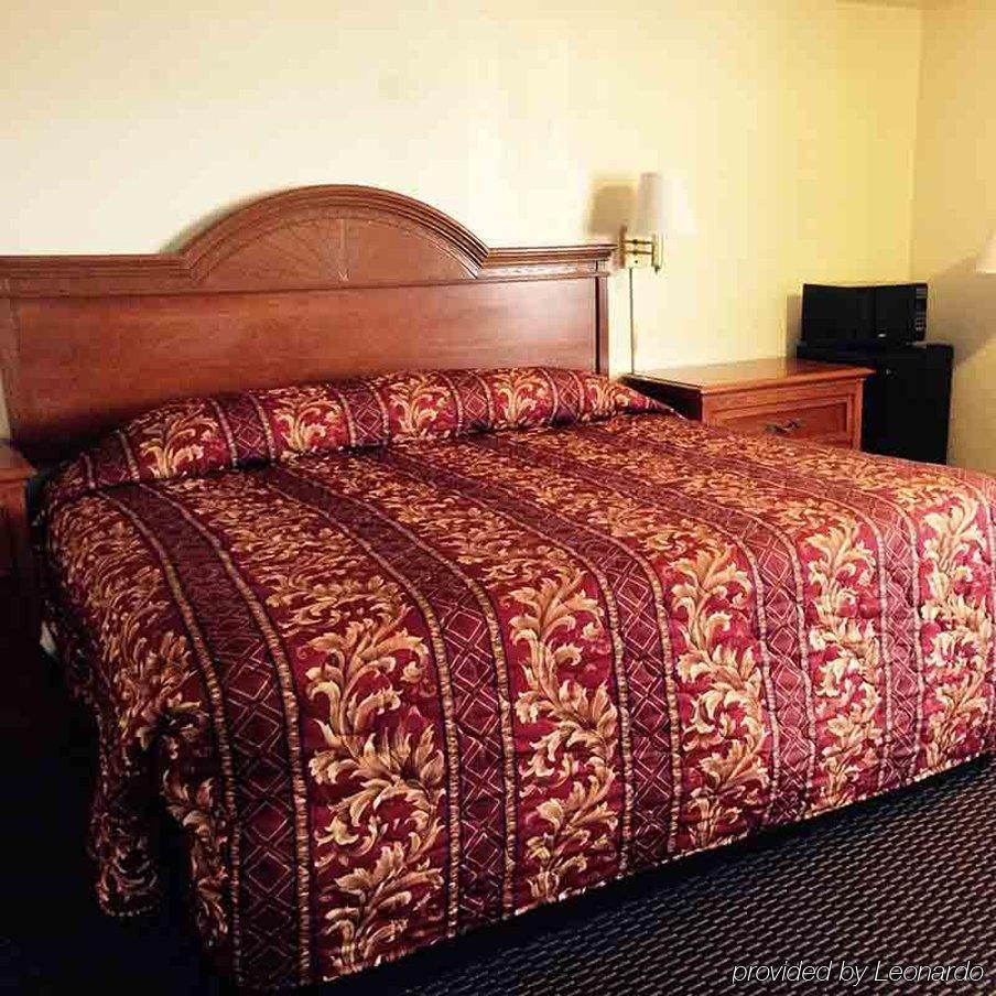 Travelers Inn Midwest City Exterior photo
