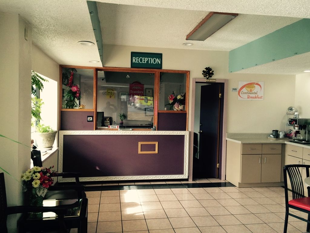 Travelers Inn Midwest City Interior photo