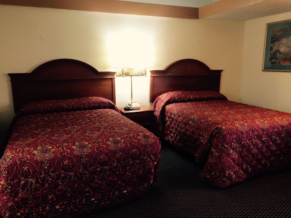 Travelers Inn Midwest City Room photo