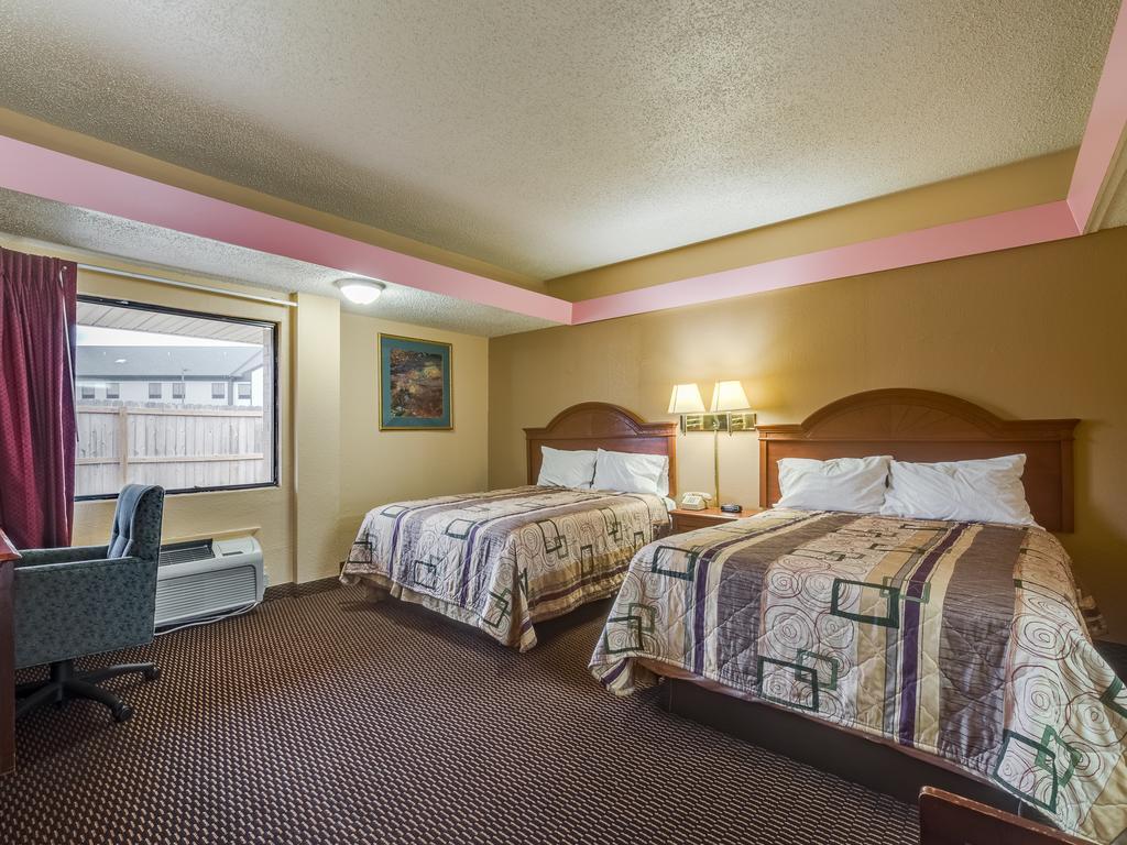 Travelers Inn Midwest City Exterior photo