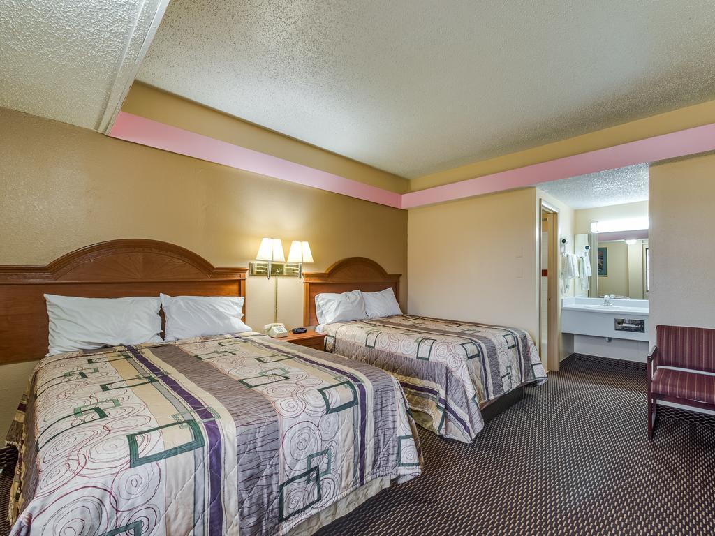 Travelers Inn Midwest City Exterior photo