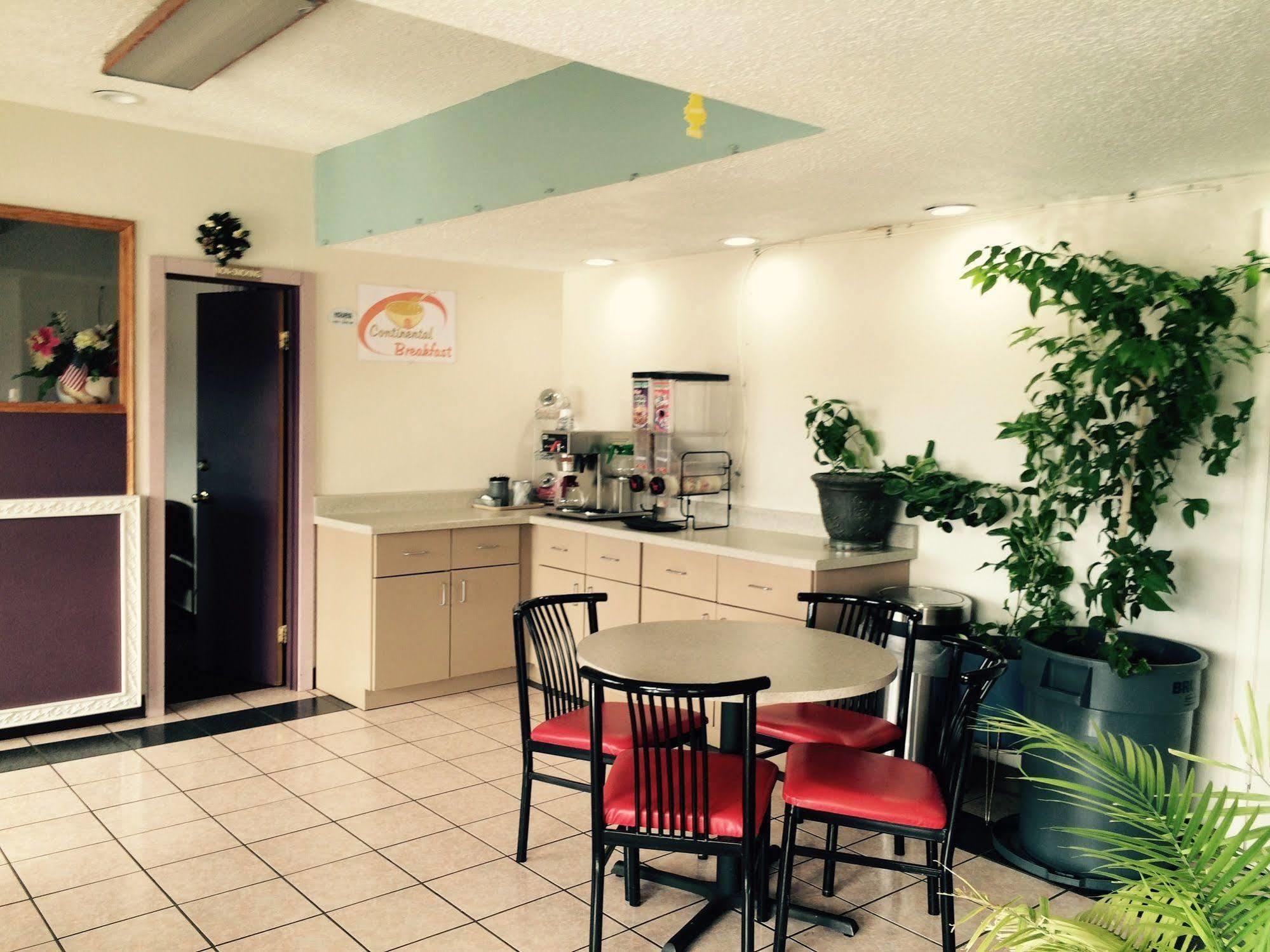 Travelers Inn Midwest City Exterior photo