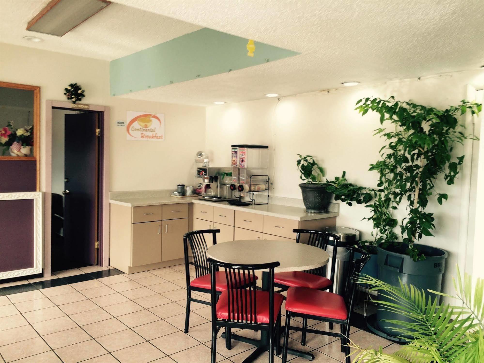 Travelers Inn Midwest City Exterior photo